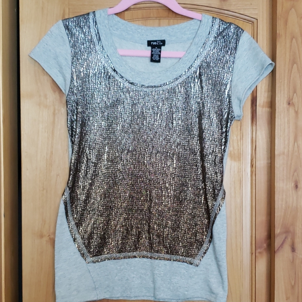 Rue 21 stylish tee shirt